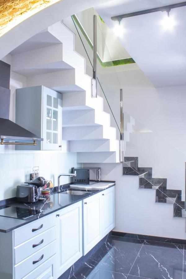 Suite Alma Caceres Luaran gambar